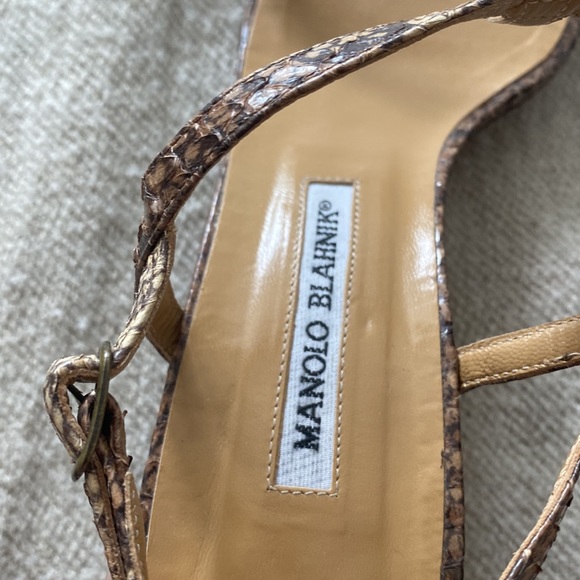 Beautiful Manolo sandal! Well loved, but still in good condition! - Picture 5 of 5